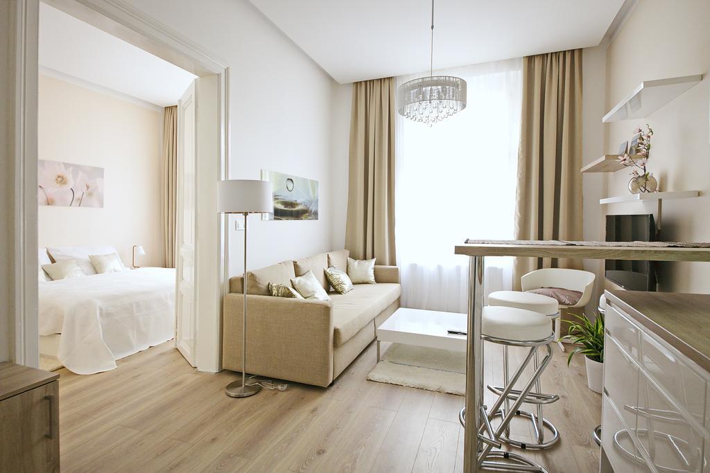 Luxury Center Apt. Charles Bridge Walking Distance Appartement